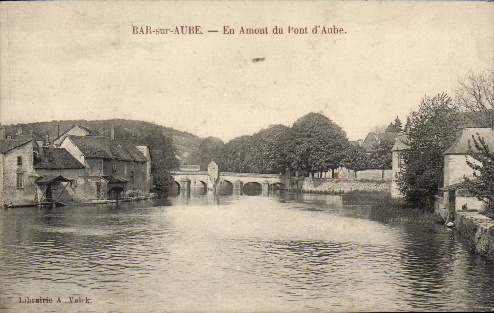 Bar sur Aube - En Amont du Pont d'Aube - CPA 