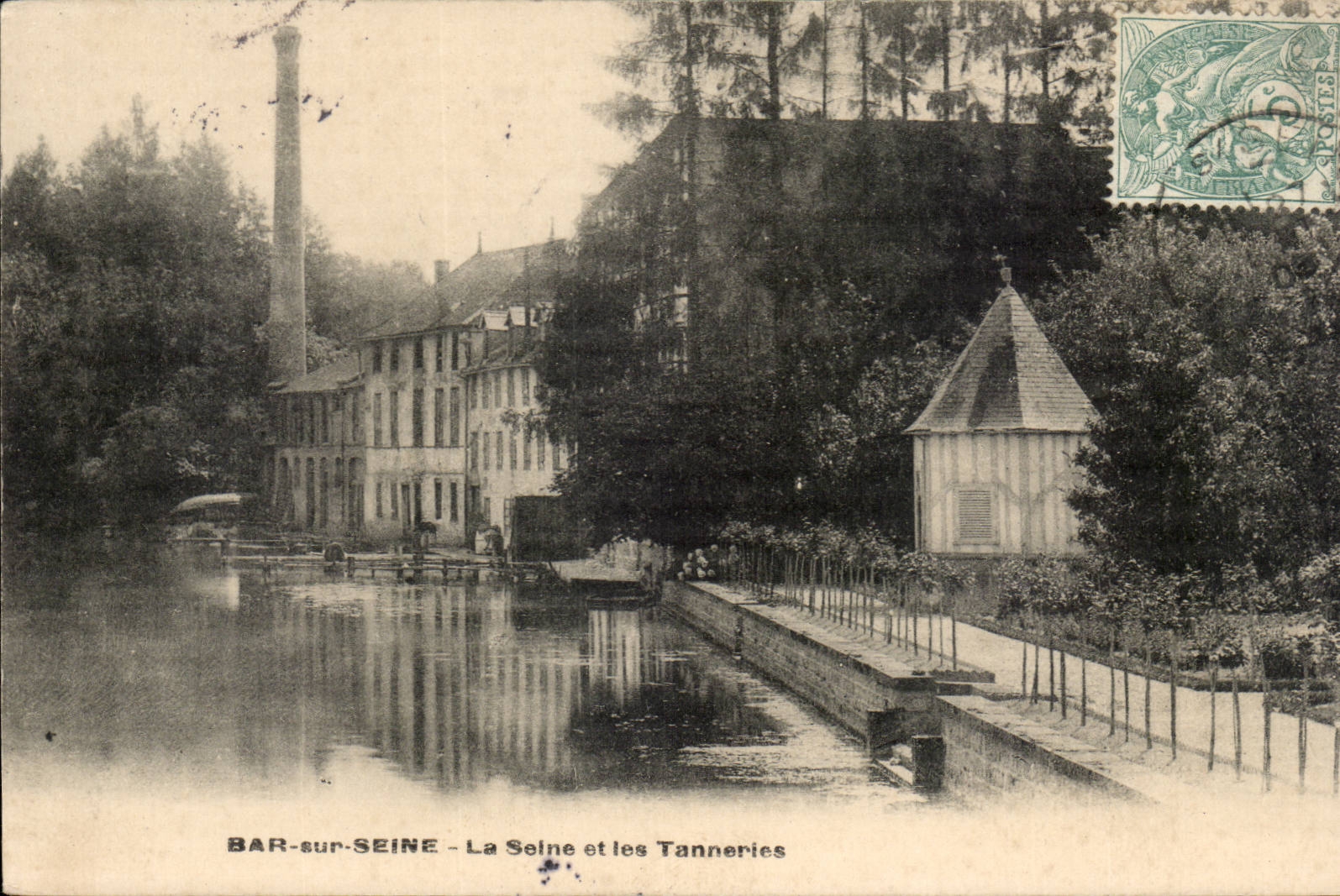 Bar sur Seine - La Seine et les Tanneries CPA 