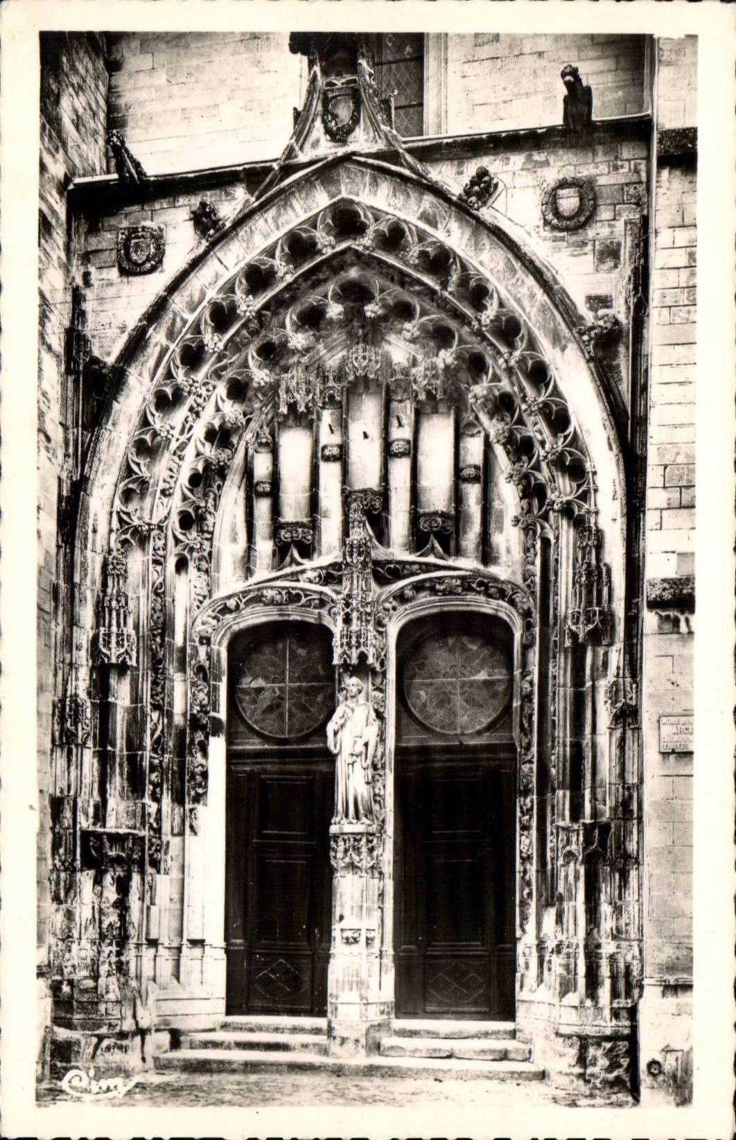 Arcis sur Aube - Portail de l'Eglise CPA 