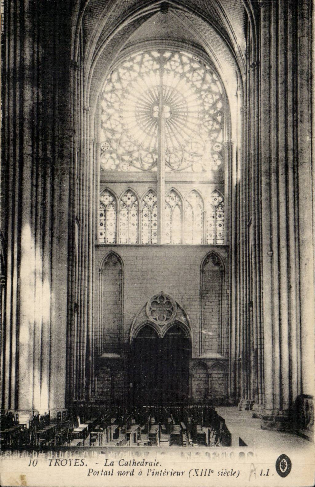 Troyes - La Cathédrale. Portail nord à l'intérieur (XIIIe siècle) — Levit Fils & Cie, n°10