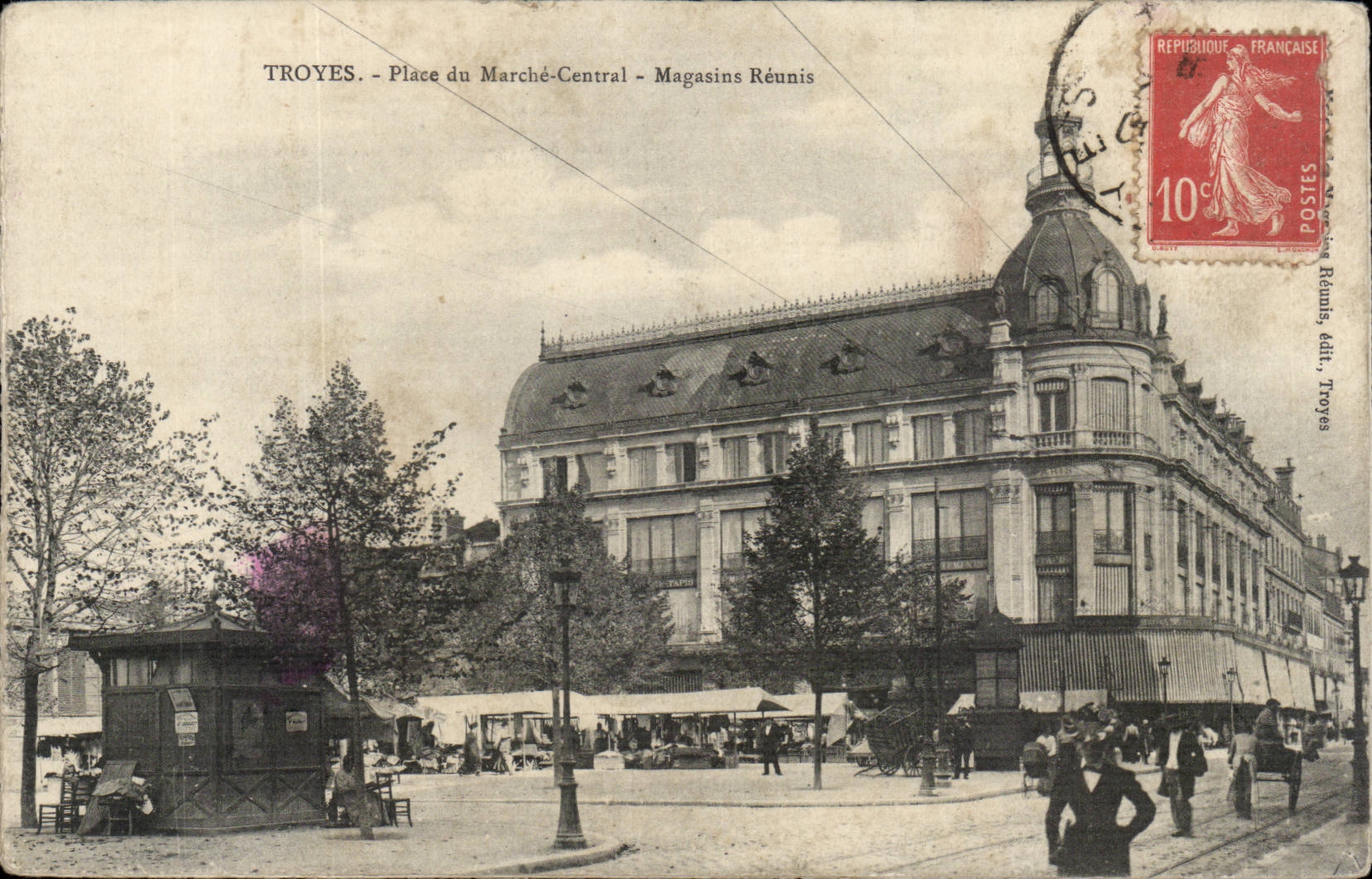 Troyes CPA place du marche central Magasins reunis