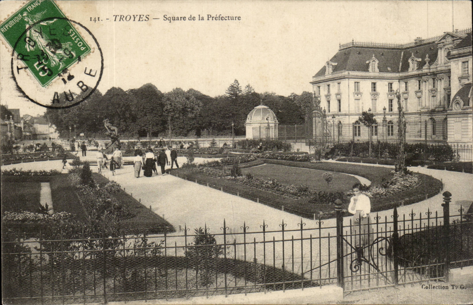 Troyes — Square de la Préfecture — Collection T. G.
