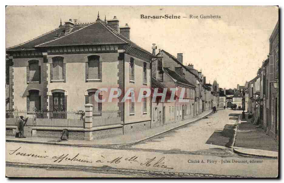 Bar-sur-Seine — Rue Gambetta — Cliché A. Pèrry, Jules Doussot, éditeur