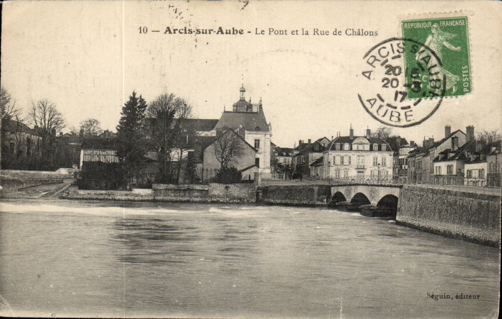 Arcis sur aube - Le Pont et la rue de Chalons - CPA 