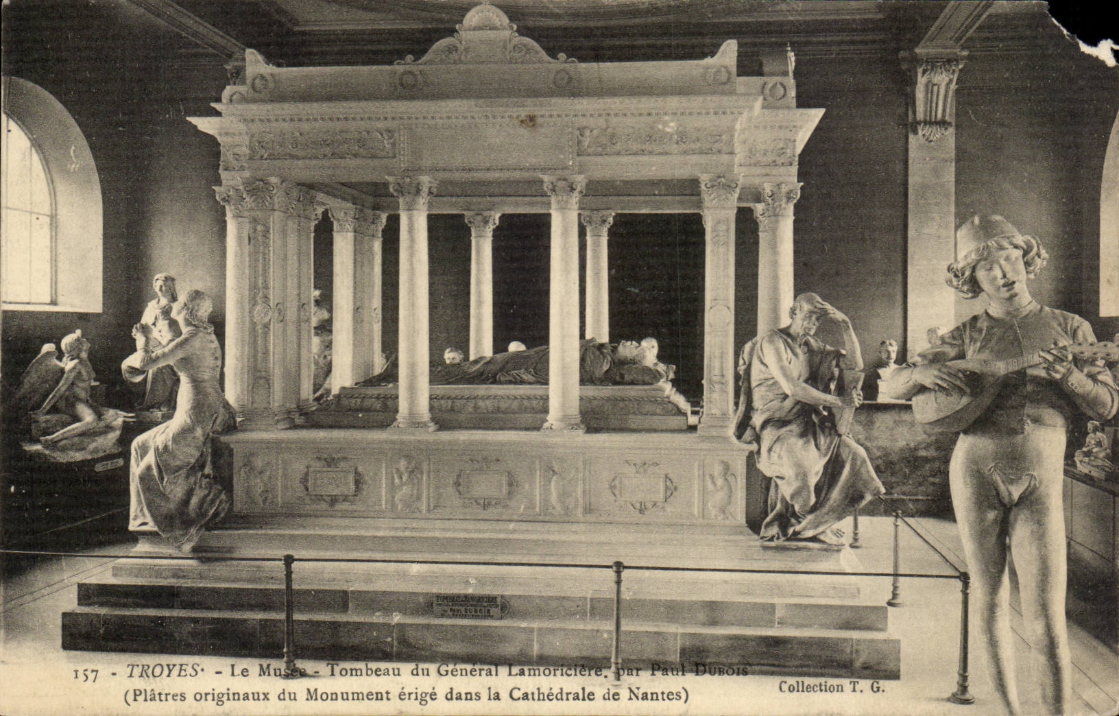 Troyes - Le Musée - Tombeau du Général Lamoricière, par Paul Dûbois
