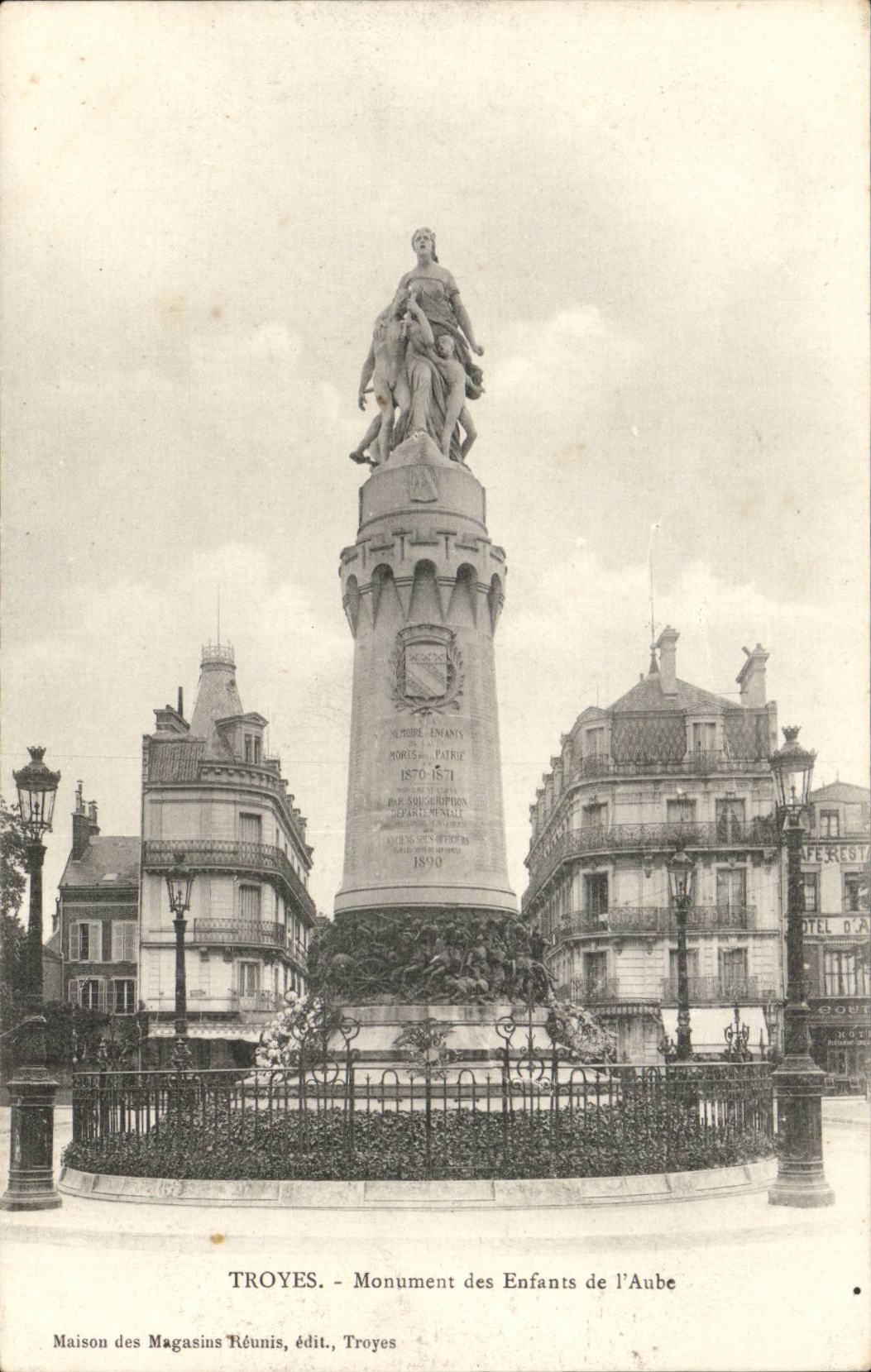 Troyes - Monument des Enfants de l'Aube — Maison des Magasins Réunis, édit. Troyes