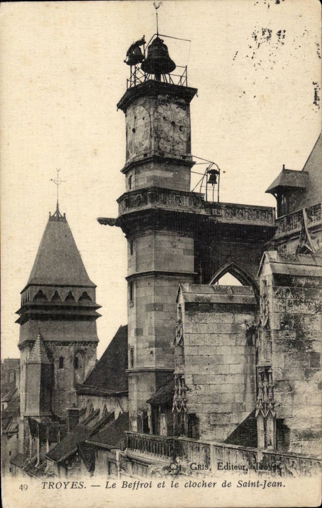Troyes CPA Le beffroi et le clocher de Saint Jean