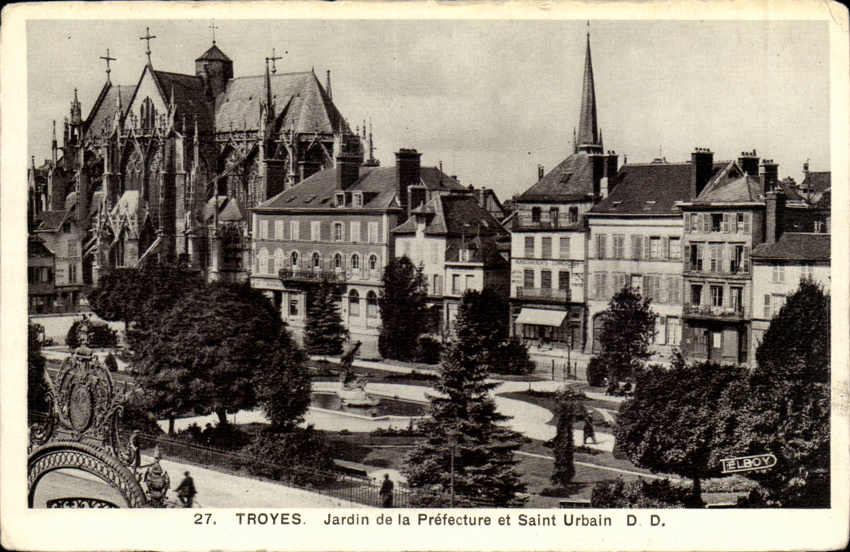 TRoyes CPA Jardin de la prefecture et Saint Ubain