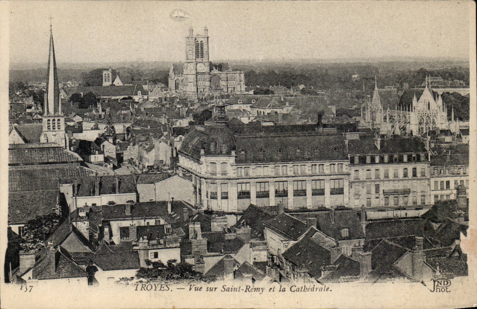 TRoyes CPA Vue sur Saint Remy et la cathedrale 