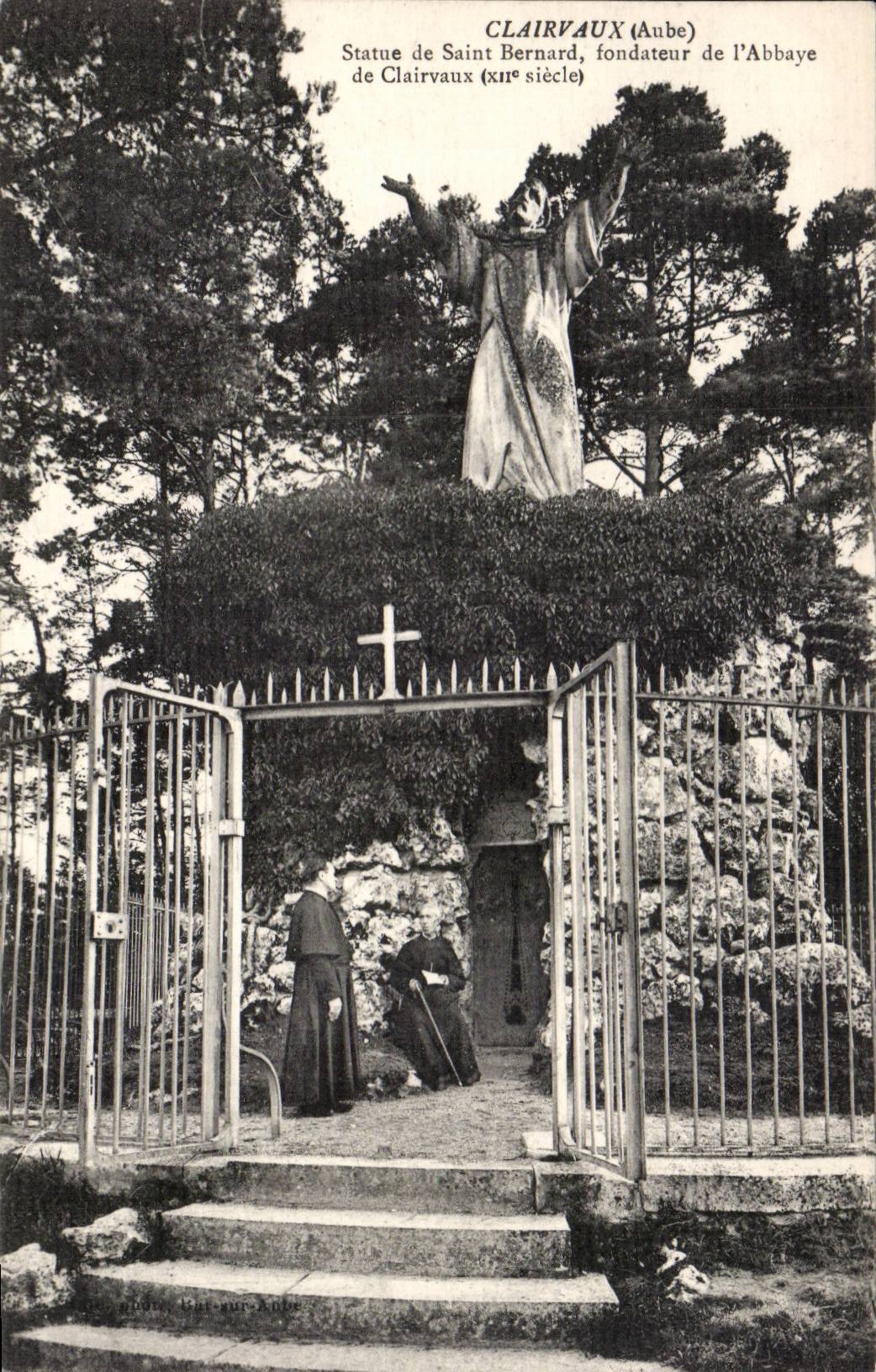 Clairvaux - Statue de Saint Bernard fonateur de l'Abbaye - - CPA 