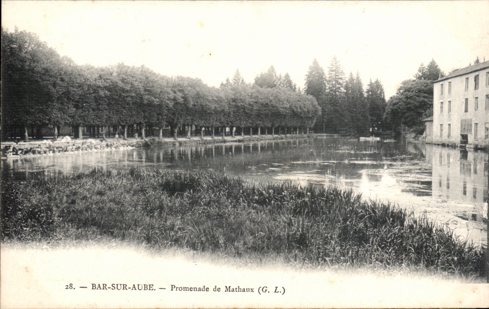 Bar-sur-Aube — Promenade de Mathaux — (G. L.)