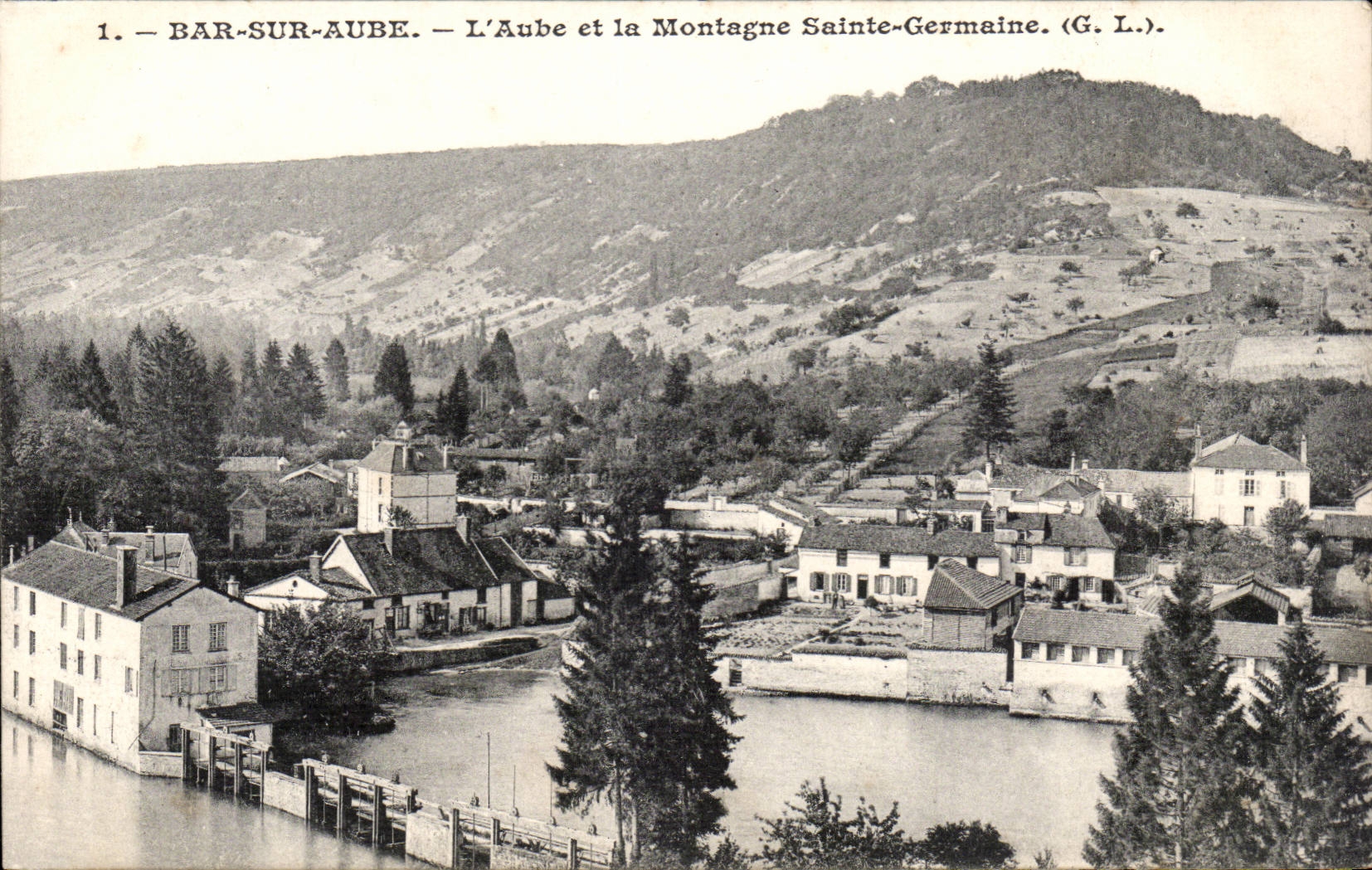 Bar-sur-Aube — L'Aube et la Montagne Sainte-Germaine — (G. L.)