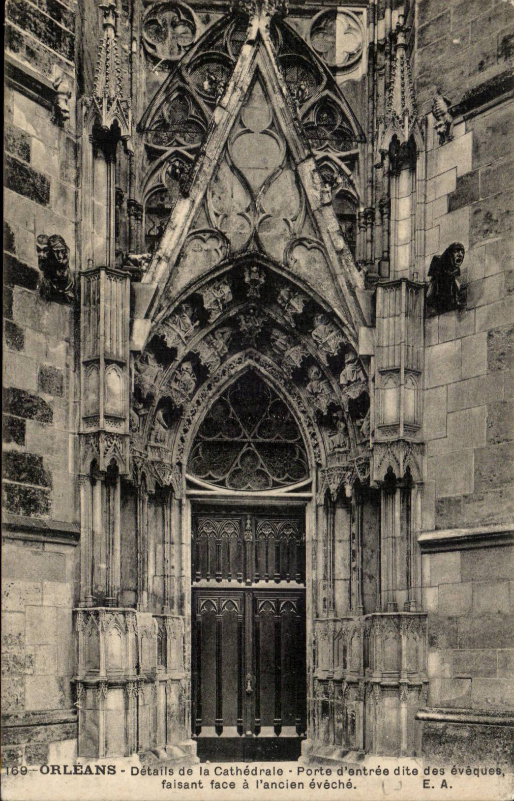 Orleans - Details de la Cathedrale - Porte d'entree - dites des eveques - CPA 