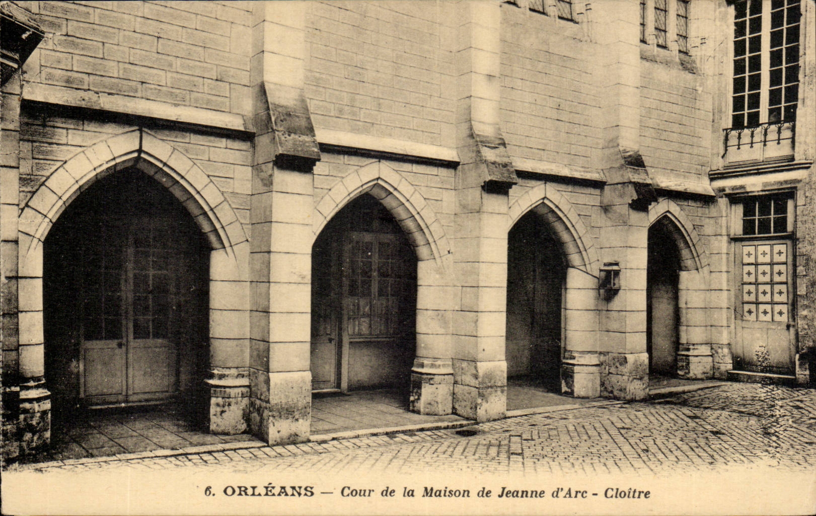 Orleans - Cour de la Maison de Jeanne d'Arc - CPA 