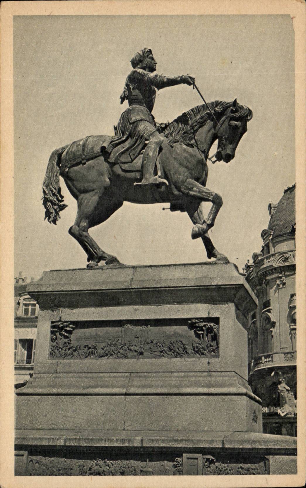 Orleans - La Statue Jeanne d'Arc - CPA 