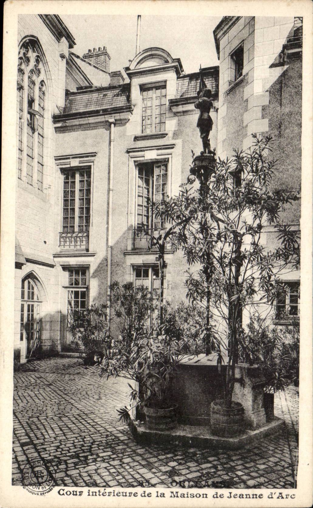 Orleans - Cour Interieur de la maison de Jeanne d'Arc - CPA 