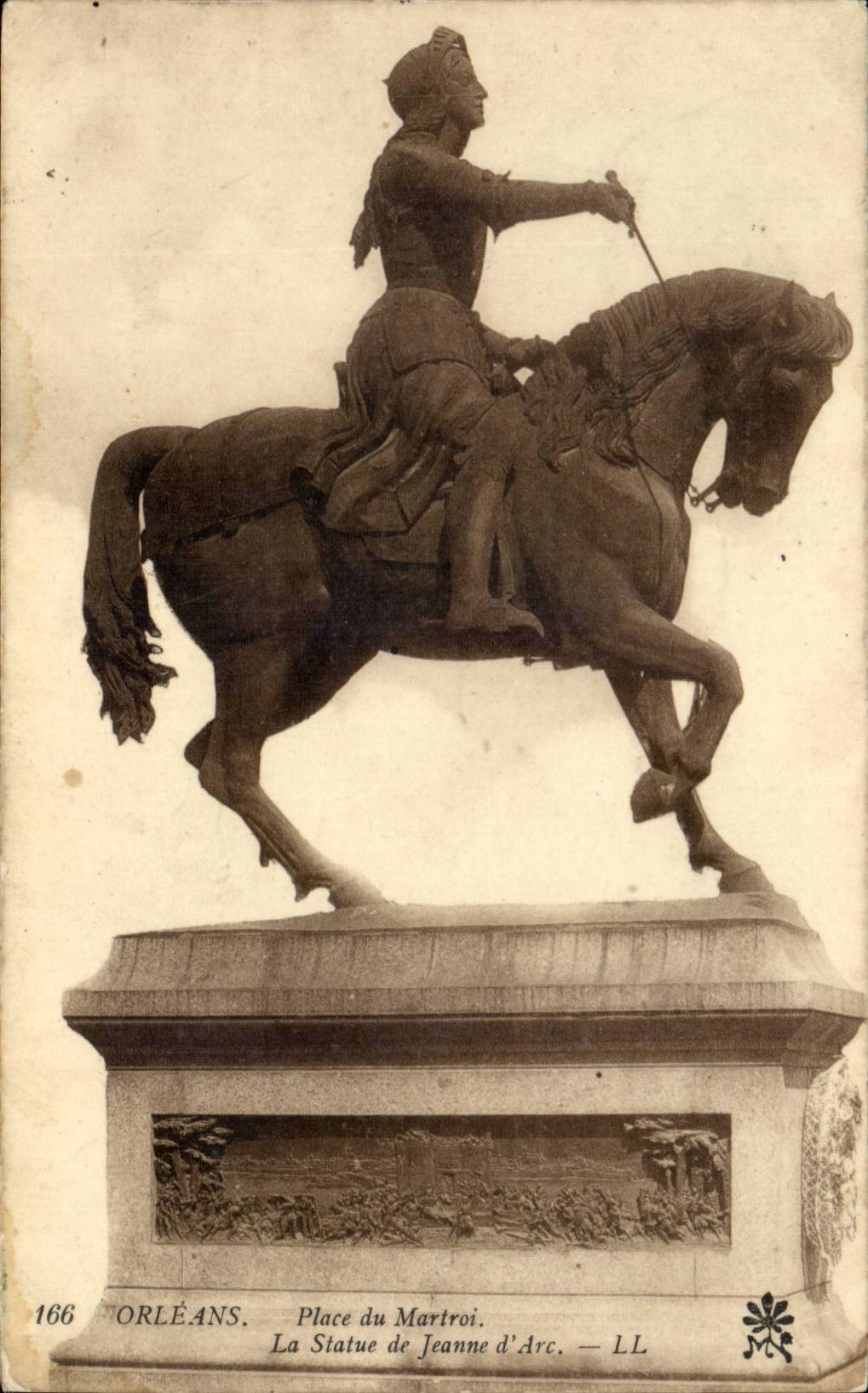 Orleans - La statue de Jeanne d'Arc - CPA 