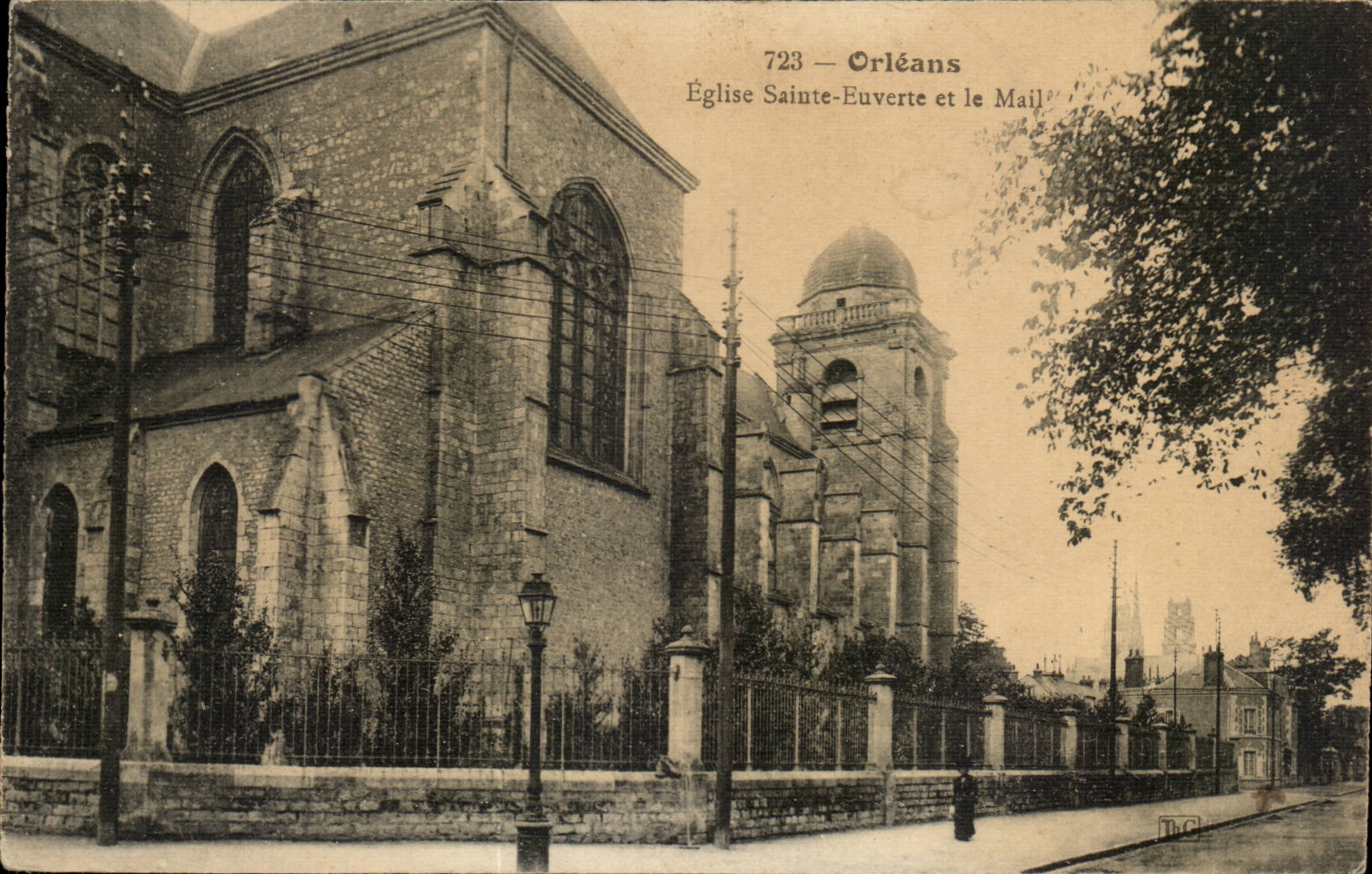 Orleans - Eglise Sainte Euvert et le Mail - - CPA 