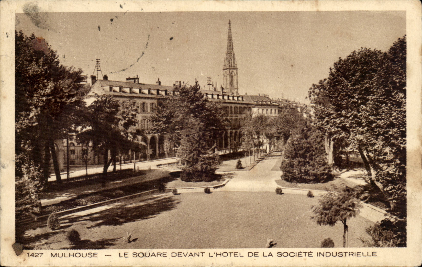 Mulhouse CPA Le square devant l'hotel de la societe industrielle
