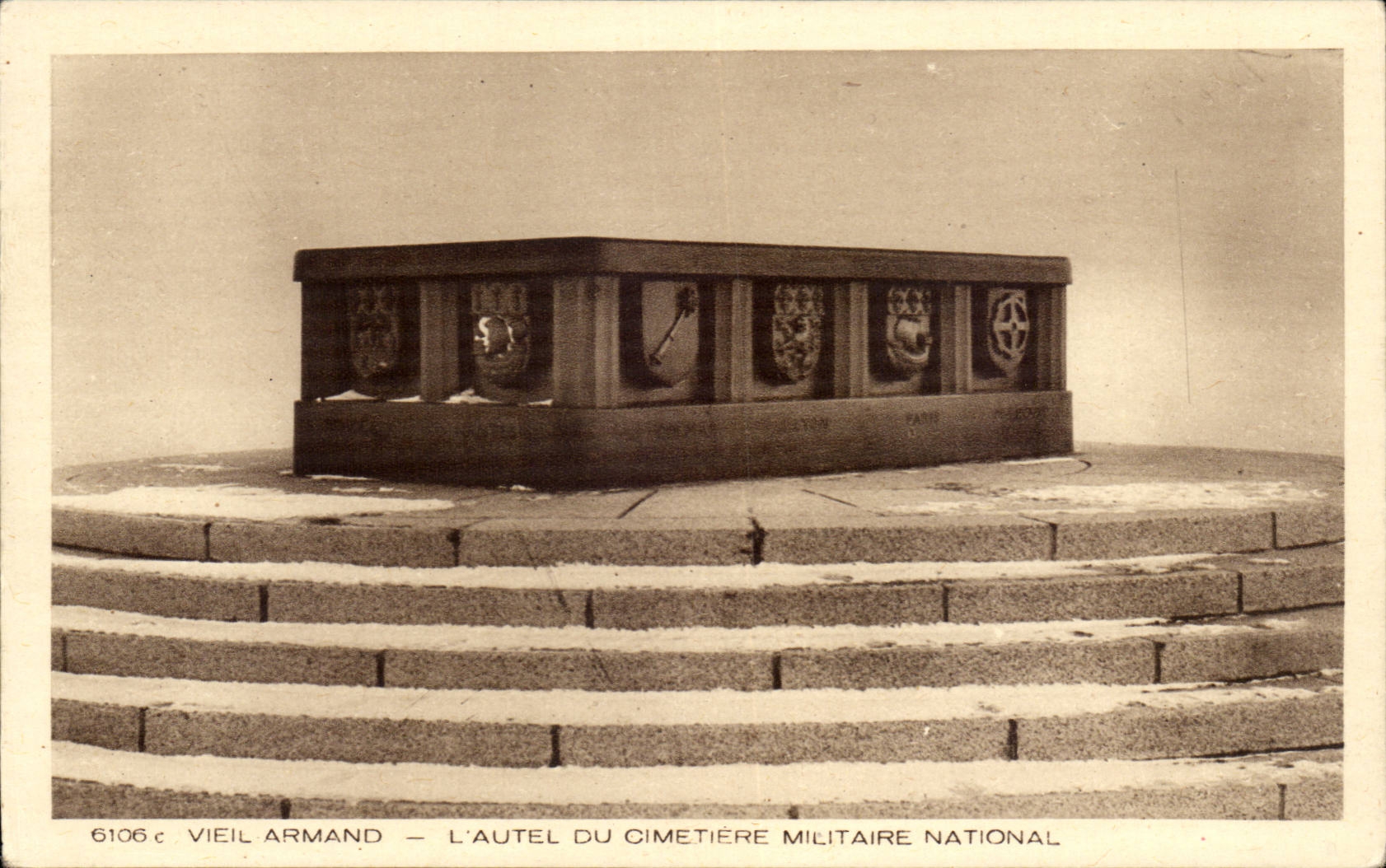 Vieil Armand — L'autel du cimetière militaire national — éditeur Braun & Cie, Dornach