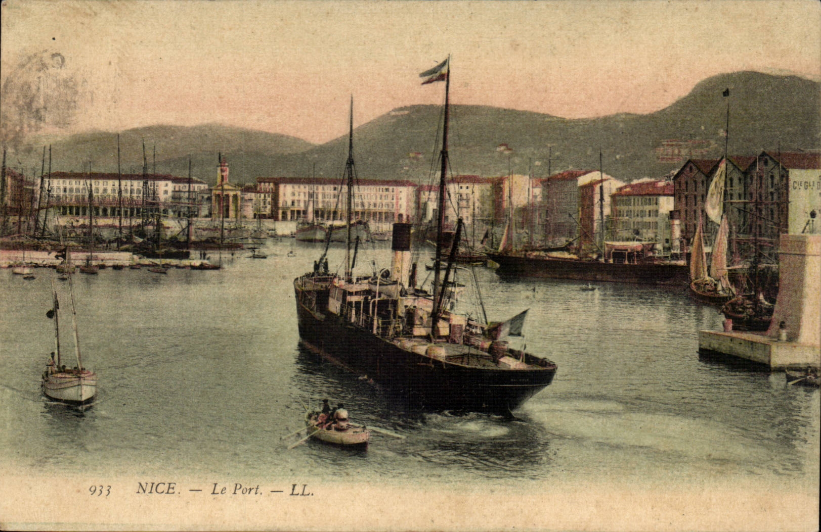 Nice CPA Le port (bateau)