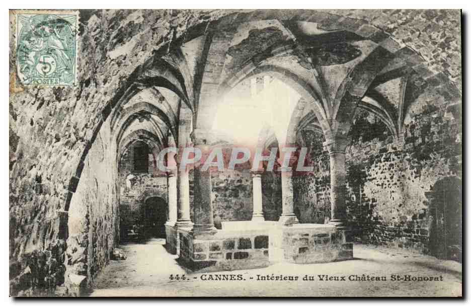 Cannes CPA Interieur du vieux chateau St Honorat