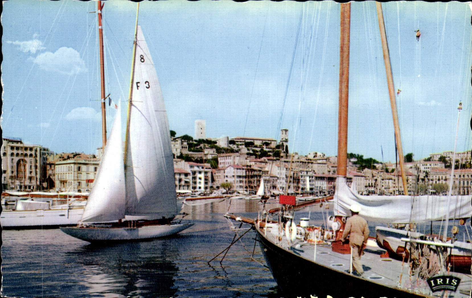 Cannes CPA Un coin du port et le Suqust