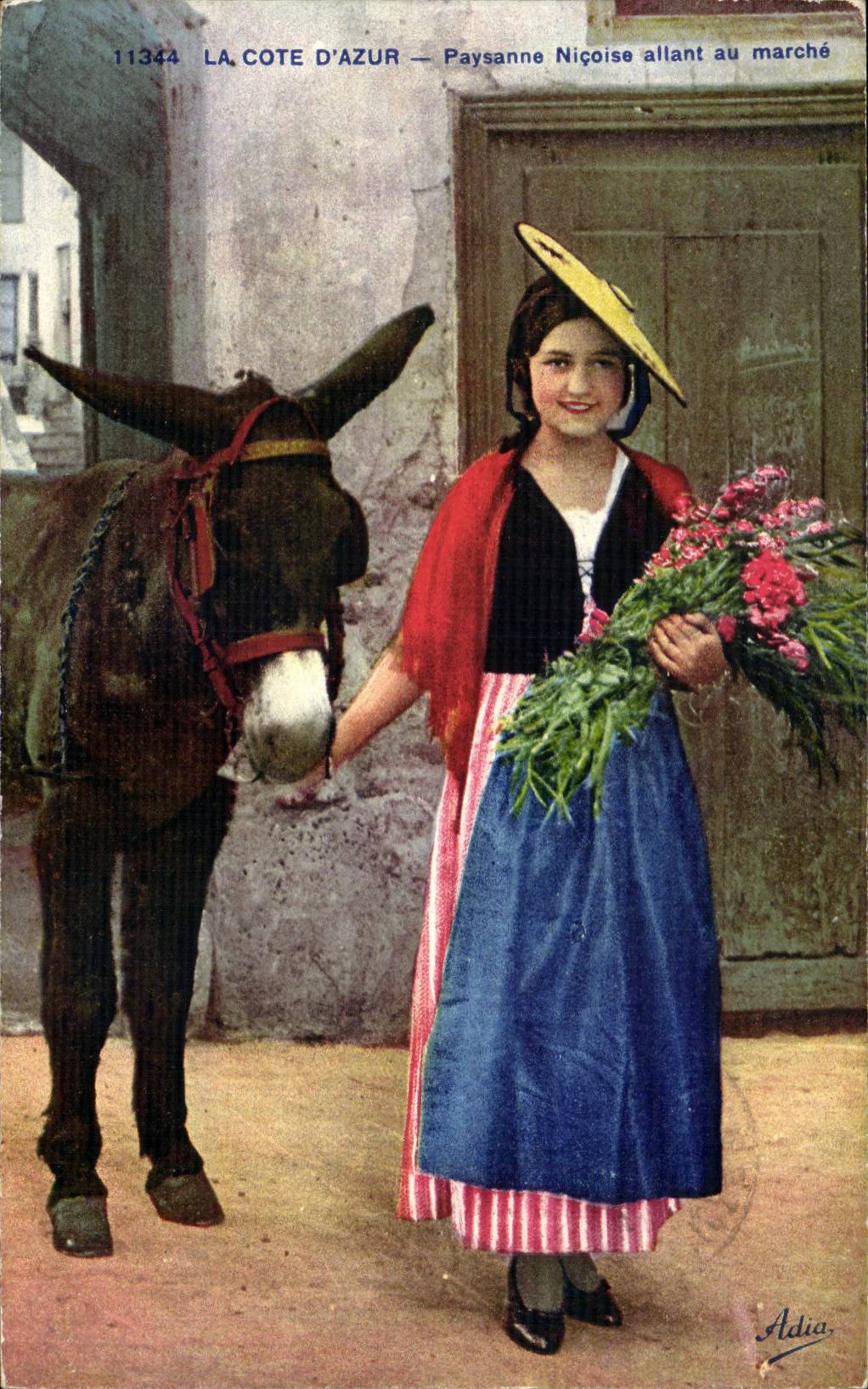 CPA La Cote d'Azur Paysanne nicoise allant au marche (ane donkey mule)