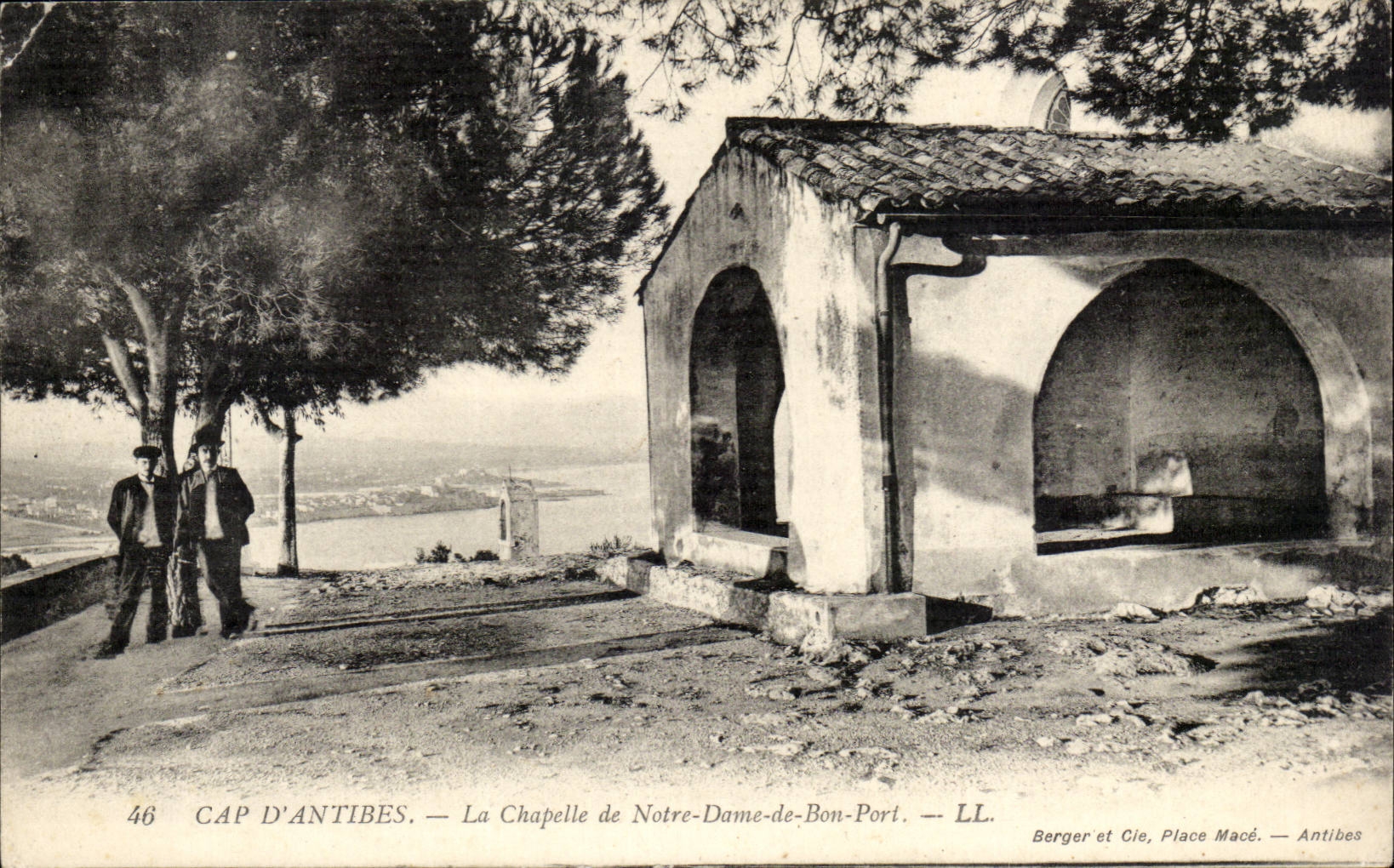 CAp d'Antibes CPA La chapelle de Notre DAme de Bon Port