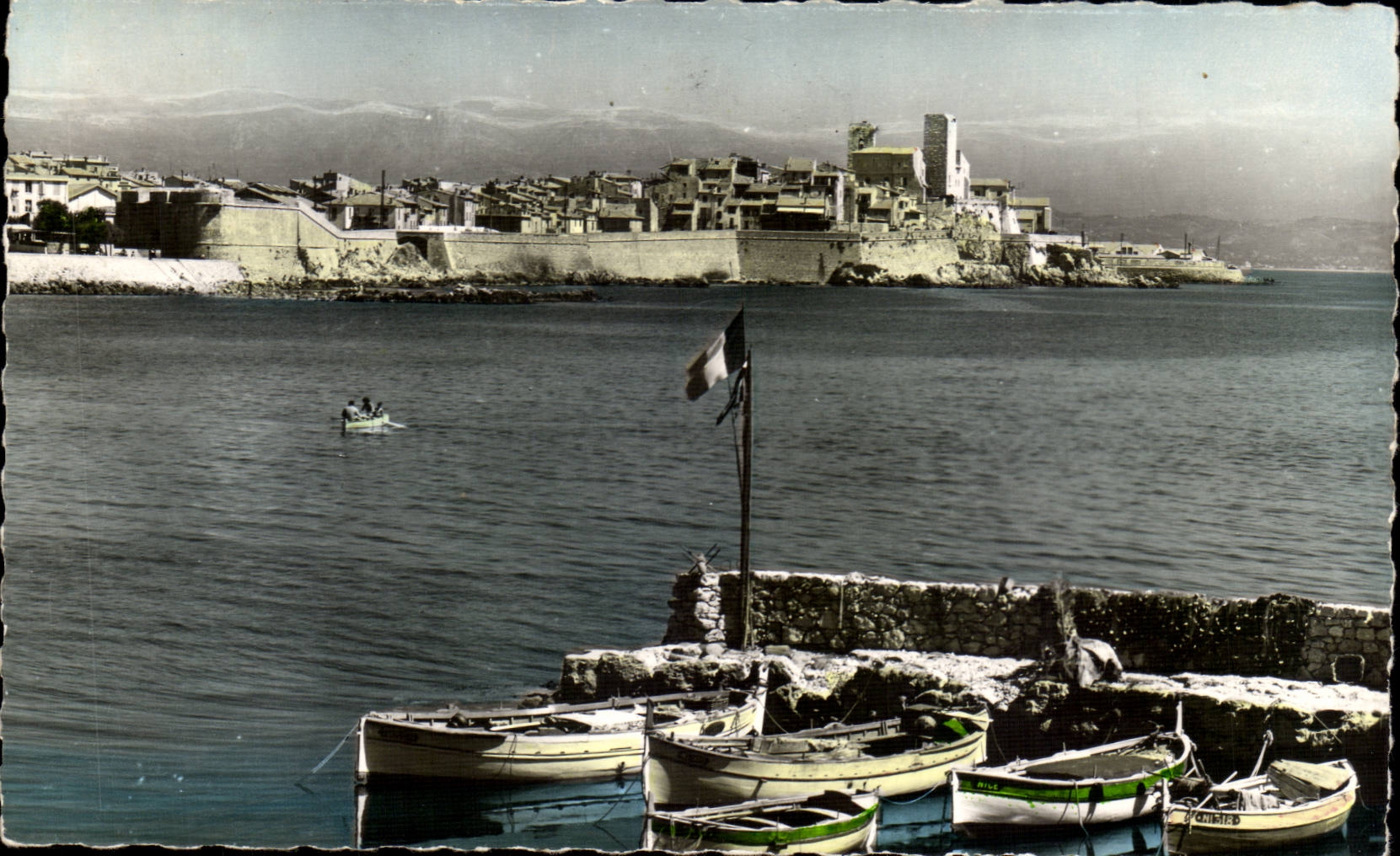 Antibes CPM Les remparts et le port de L'ilette