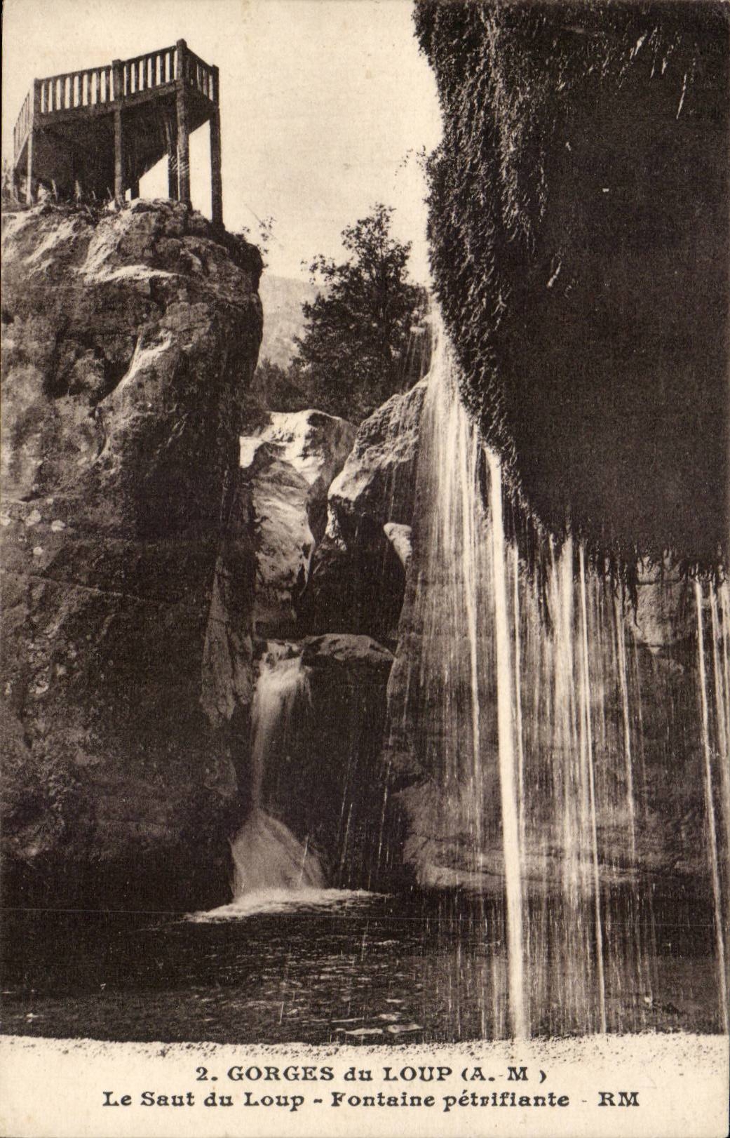 Gorges du loup cPA Le saut du loup Fontaine petrifiante
