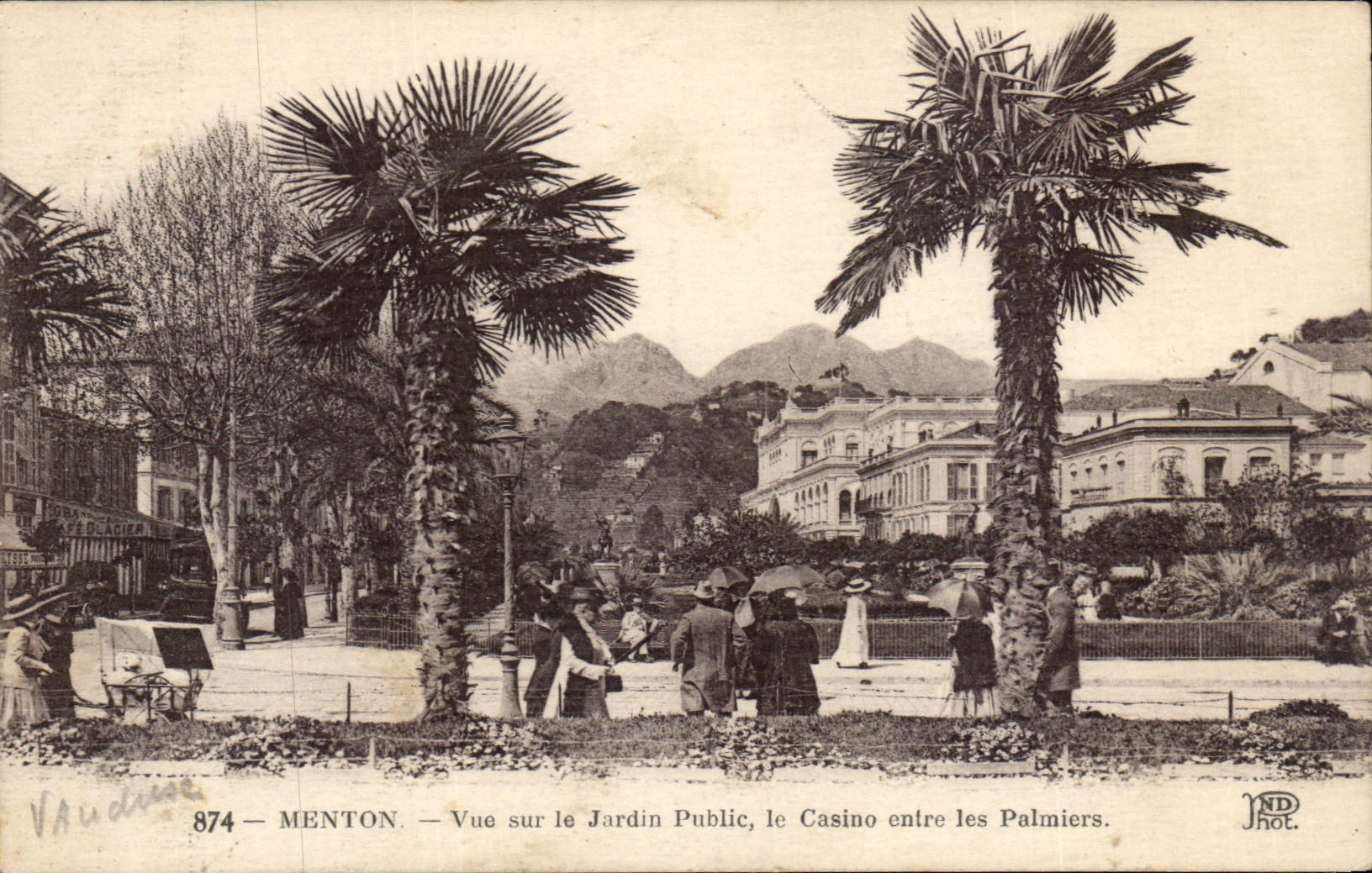 Menton - Vue sur le Jardin Public - le Casino Entre les palmiers - CPA 