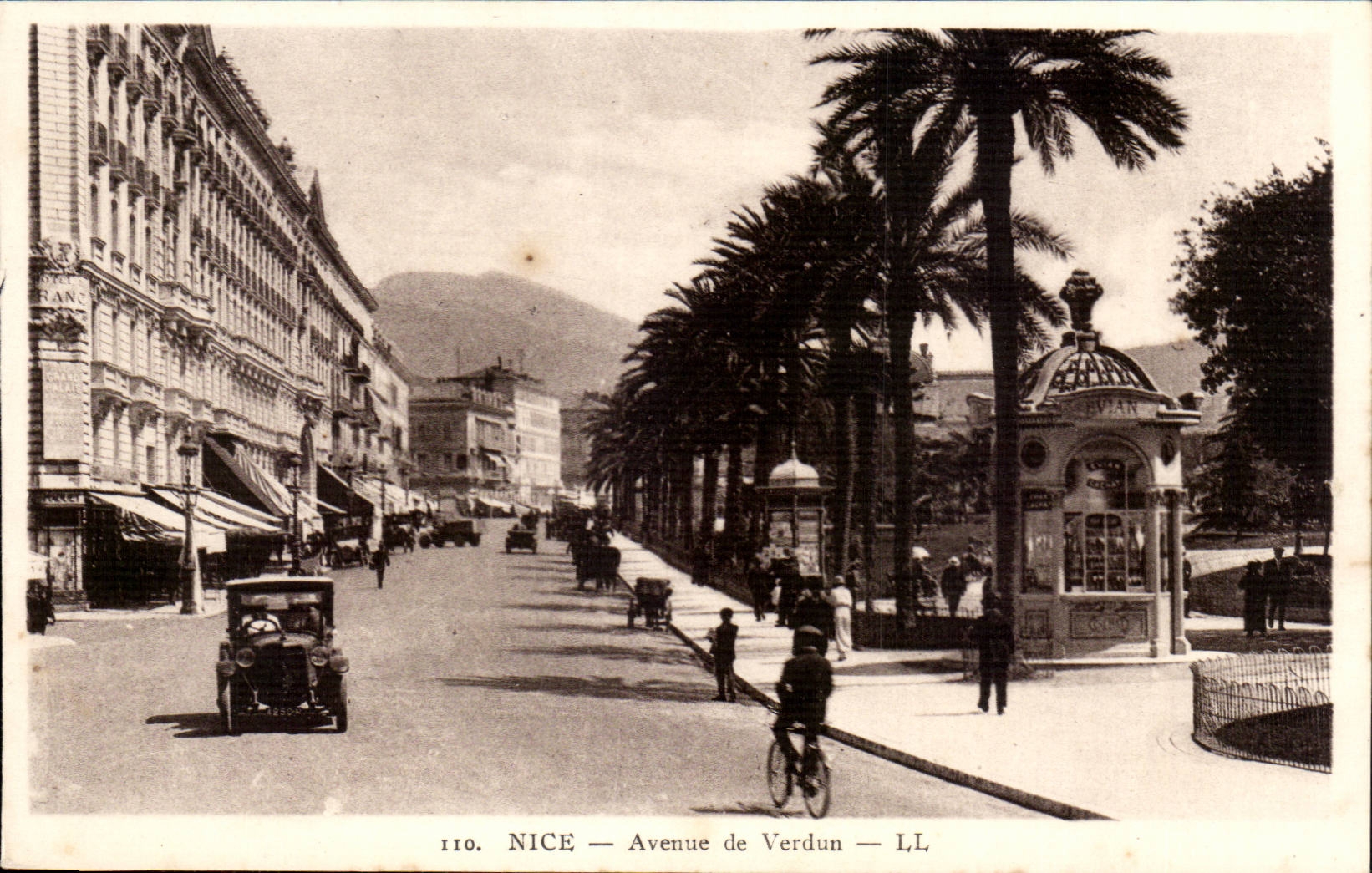 Nice - Avenue de Verdun - velo - CPA 