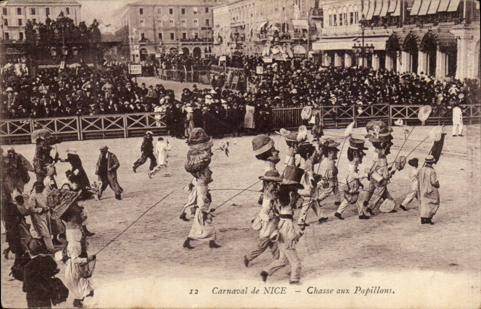 Carnaval de NICE — Chasse aux Papillons — éditeur : Marius Bar-Toulon, n° 12