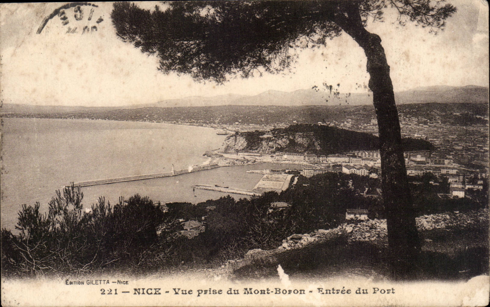 Nice CPA Vue prise du Mont Boron Entree du port