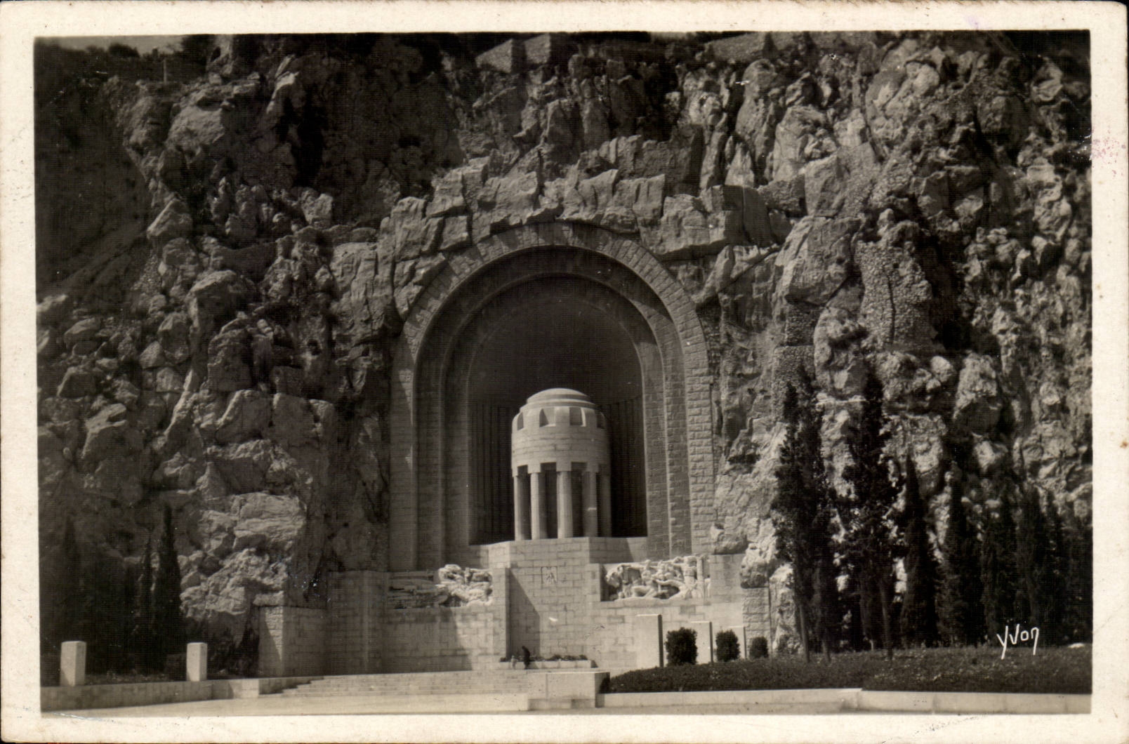 Nice CPA Le monument aux morts (Seassal Janniot)
