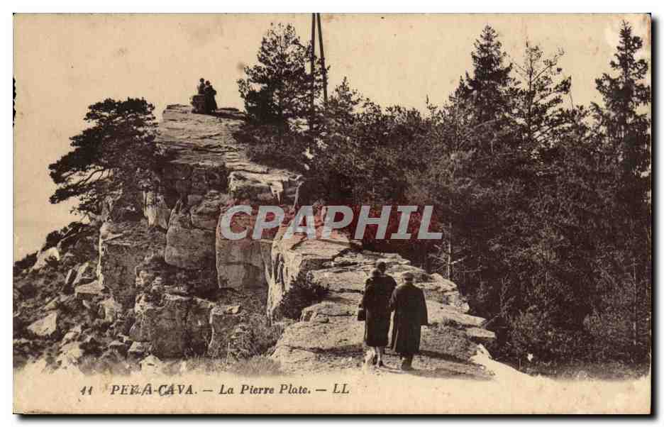Pera Cava CPA La pierre plate