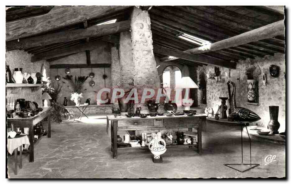 Vallauris - Magasin d'exposition d'une Poterie - CPA 