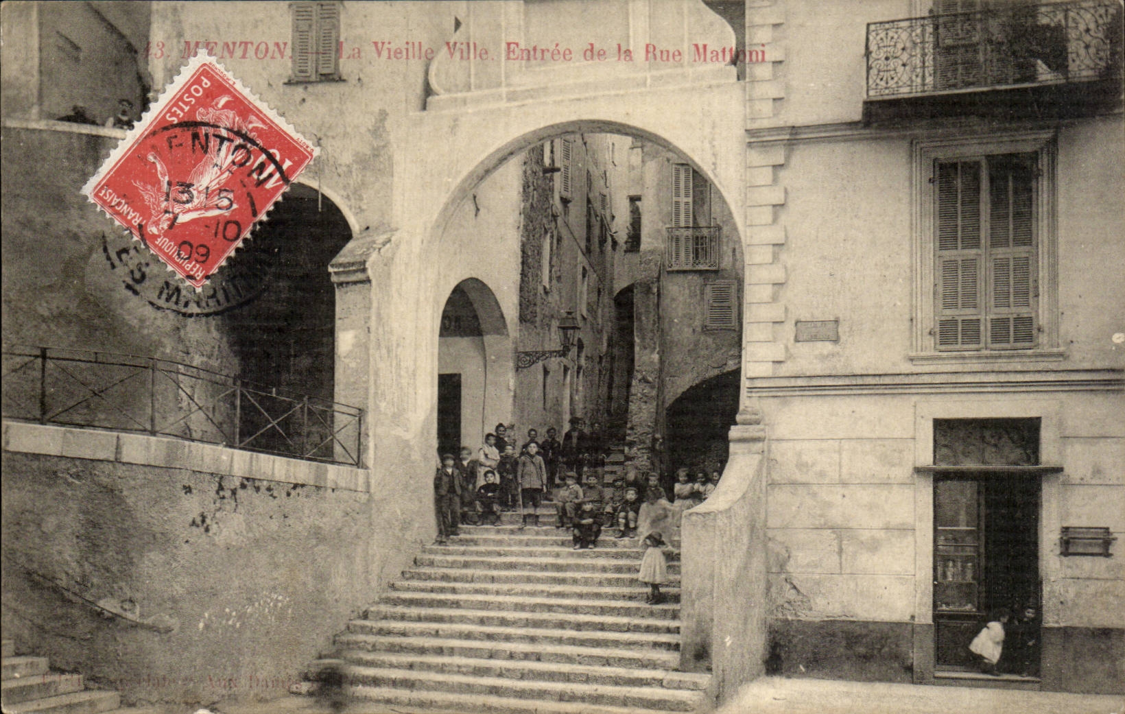 Menton - Veille Ville et Entree de la rue Mattoni - CPA 