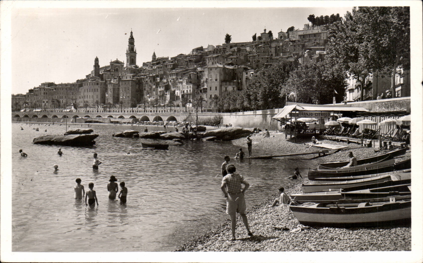 Menton - Caravan - La Plage les Sablettes et la Vieille Ville - CPA 