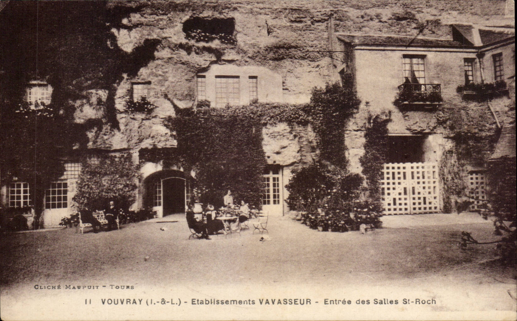 Vouvray - Etablissements Vavasseur - Entree des Salle St Roch - CPA 