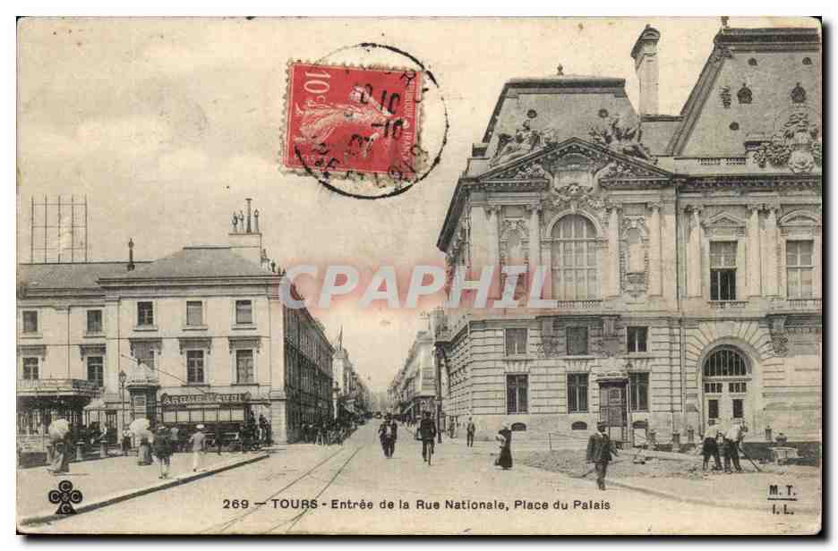 Tours - Entree de la Rue National - Place du Palais - CPA 