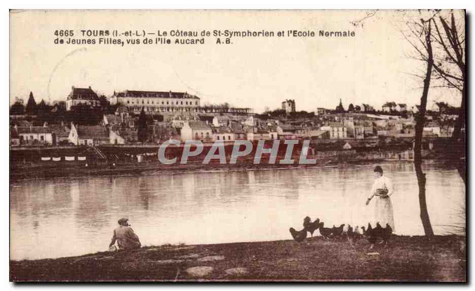 Tours CPA le coteau de Saint Symphorien et l'ecole normale de jeunes filles vus de l'ile Aucard