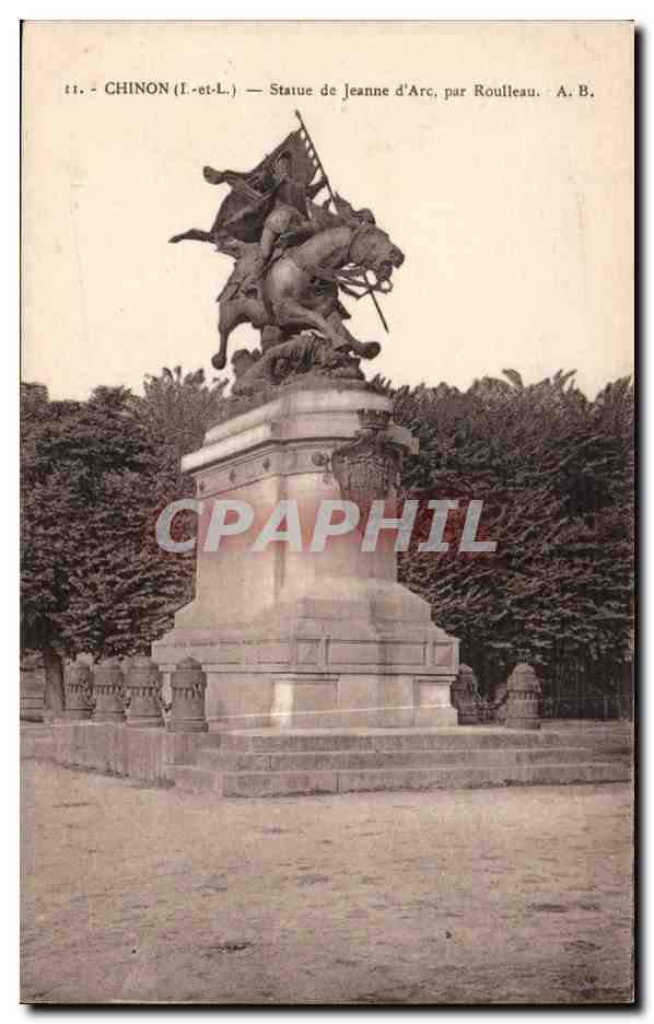 CPA Chateau de Chinon Statue de Jeanne d'arc par Roulleau
