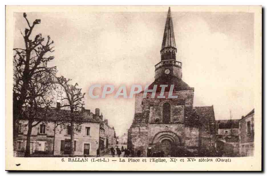 Ballan CPA La place et l'eglise 