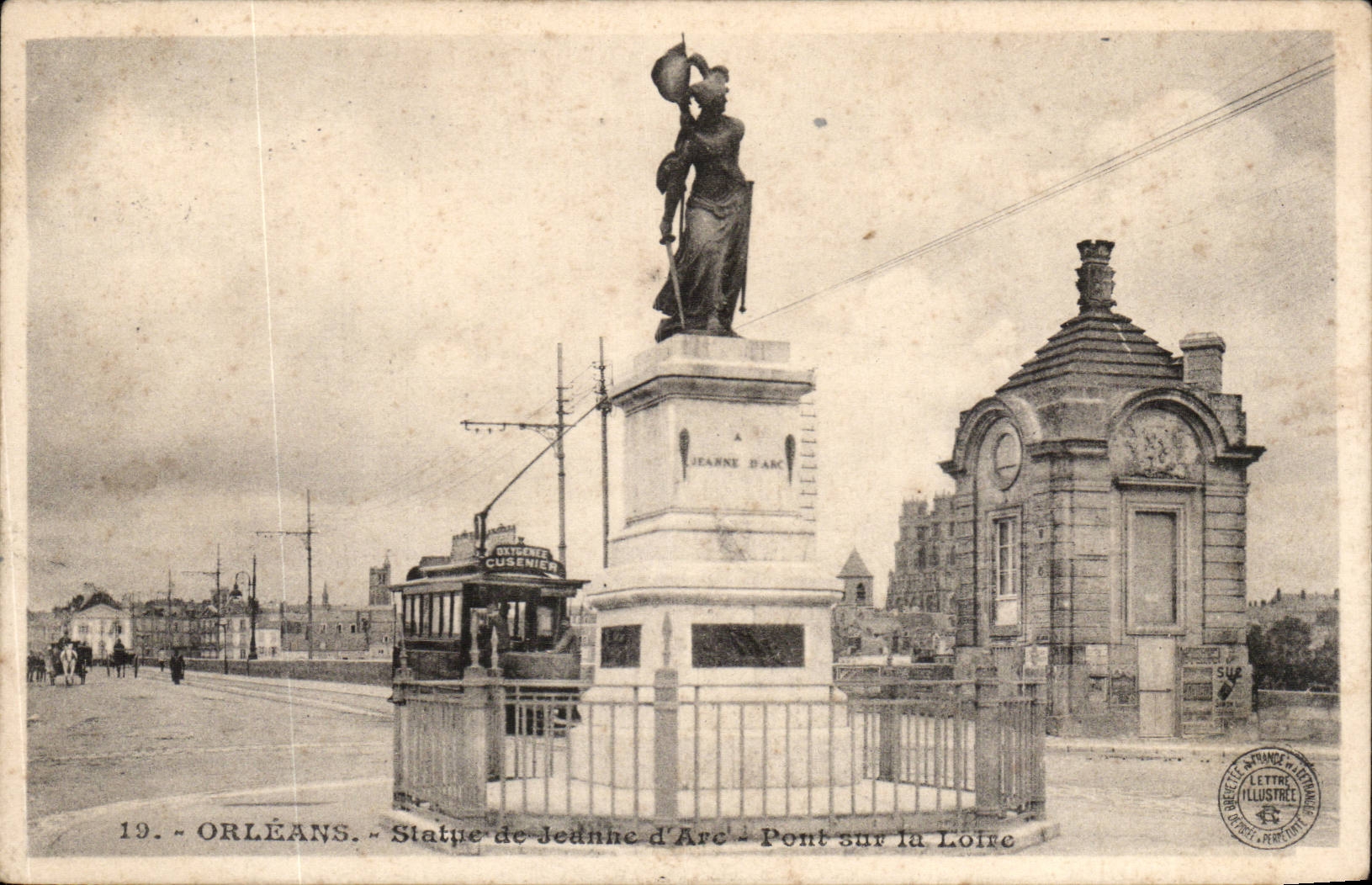 Orleans CPA statue de Jeanne d'arc Pont sur la Loire