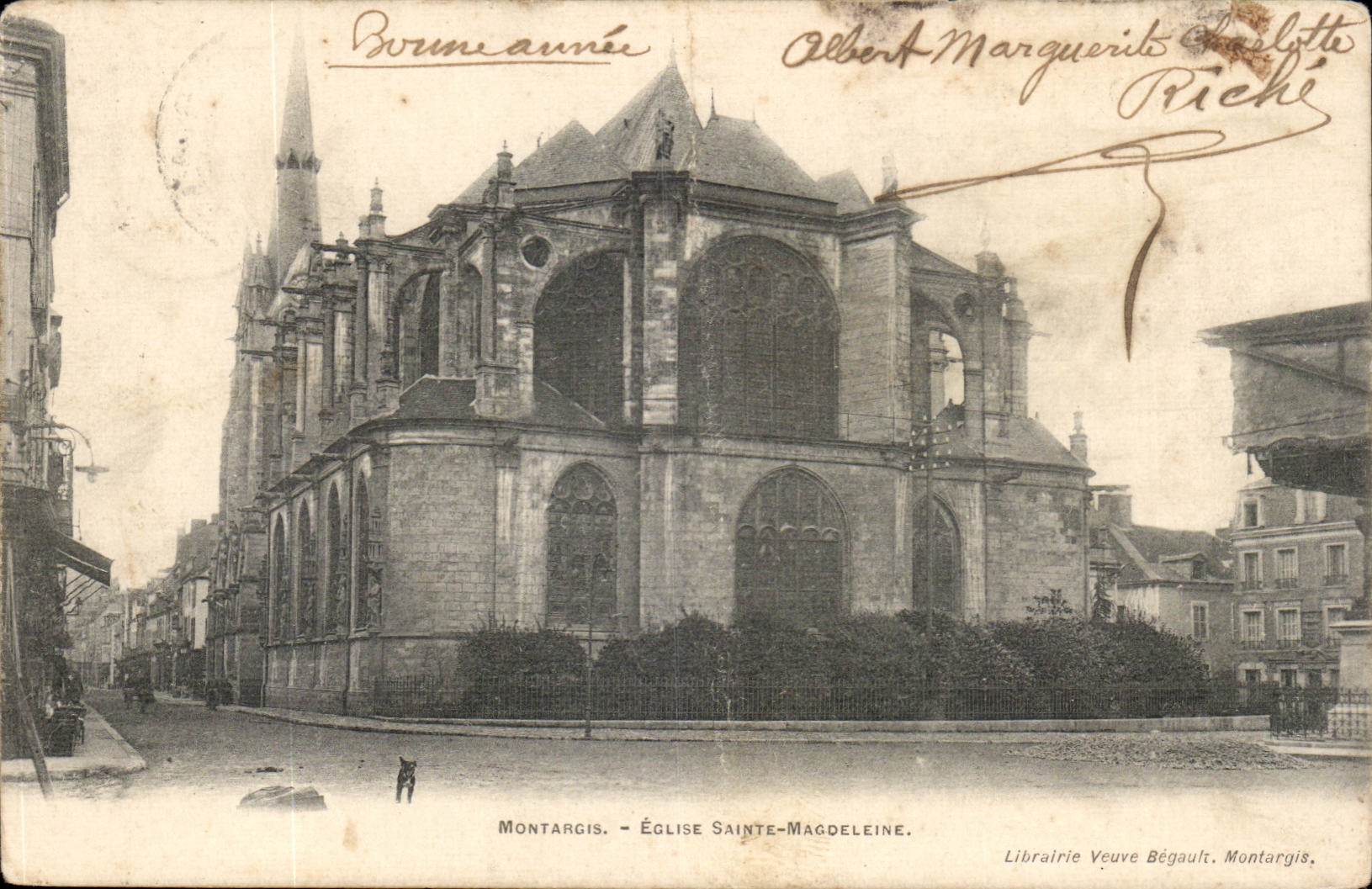 Montargis CPA Eglise Sainte madeleine