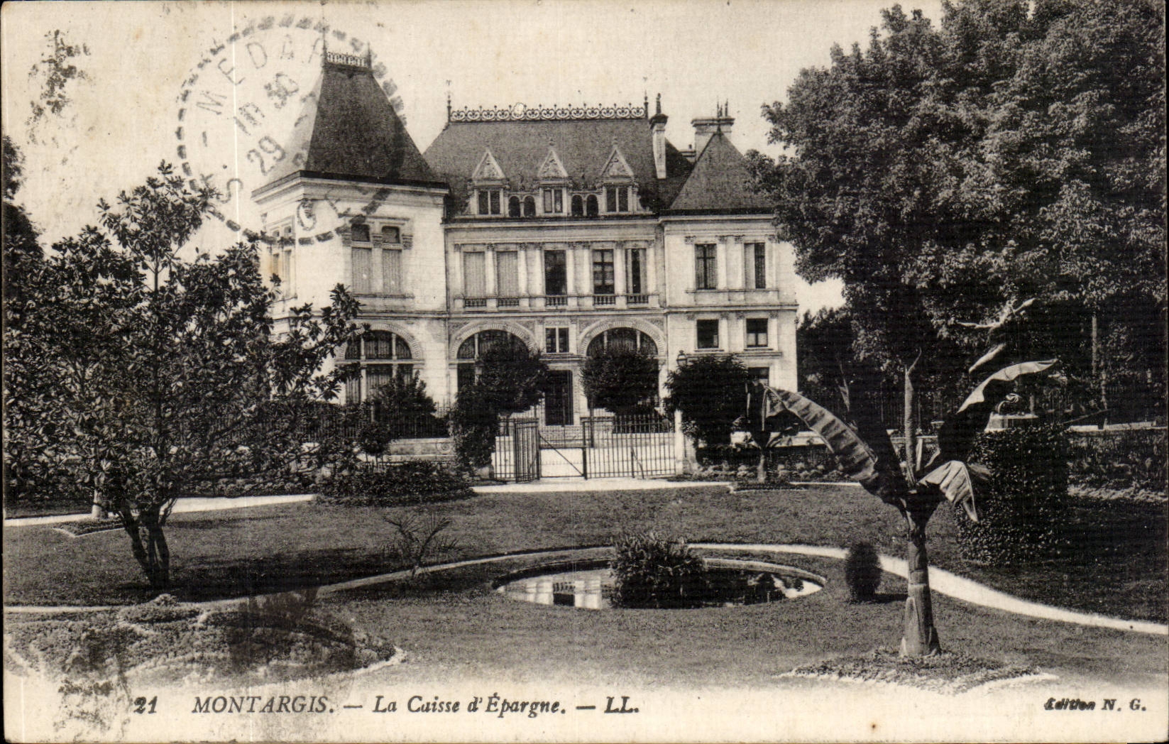 Montargis CPA La Caisse d'Epargne
