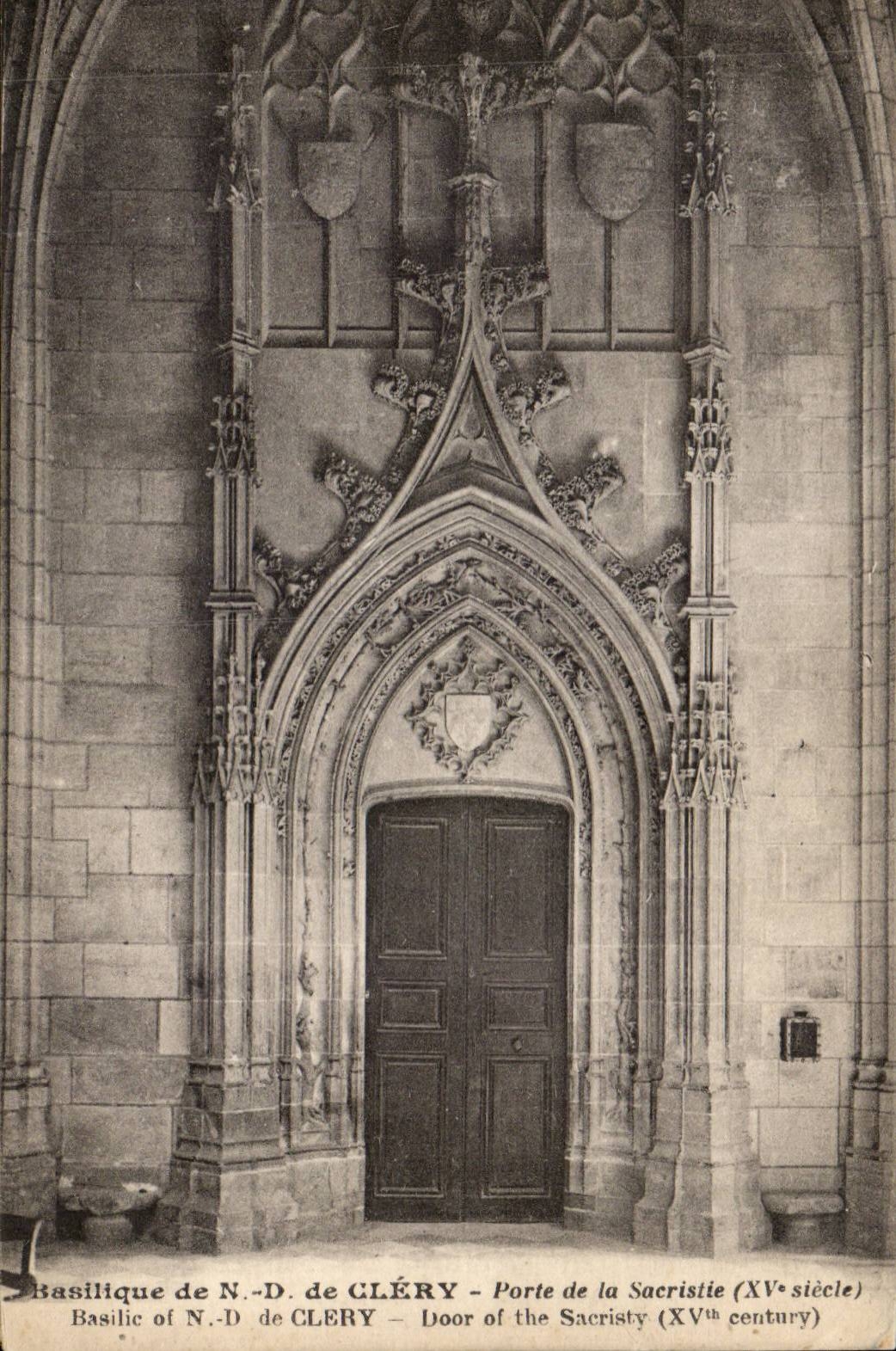 Basilique de ND de Clery CPA Porte de la sacristie 