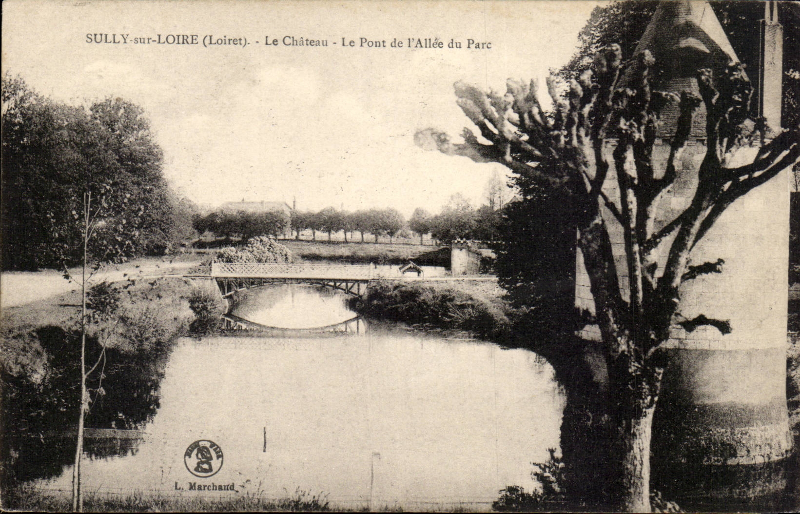 Sully sur Loire CPA le chateau Le pont de l'allee du parc